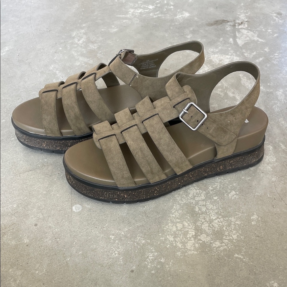 MIA Olive Green Sandals - Picture 2 of 5